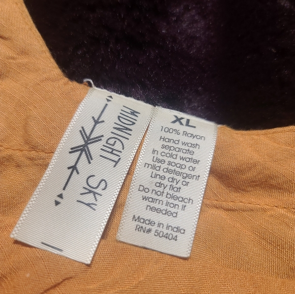 Midnight Sky wooden button-up flowy tank top Size X-L - Picture 3 of 5